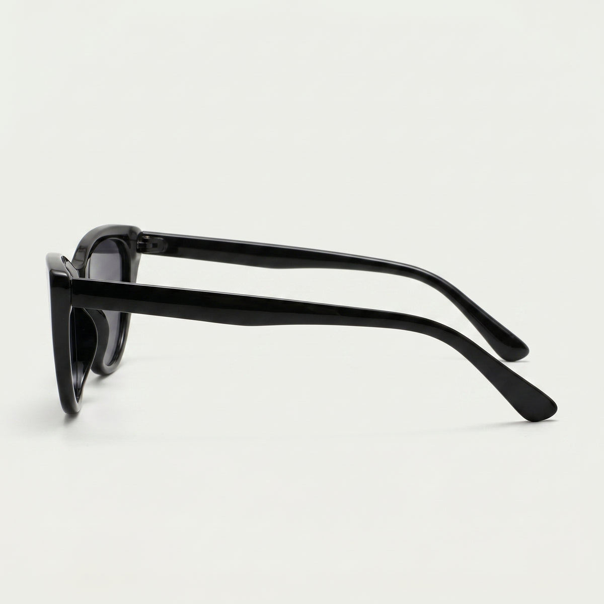 Noire Cat-Eye Sunglasses