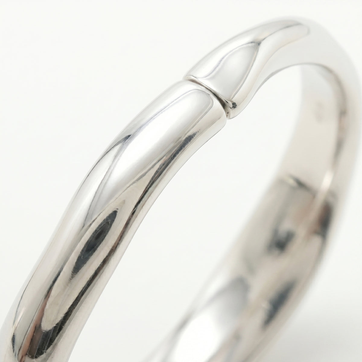 Solene Sculptural Bangle